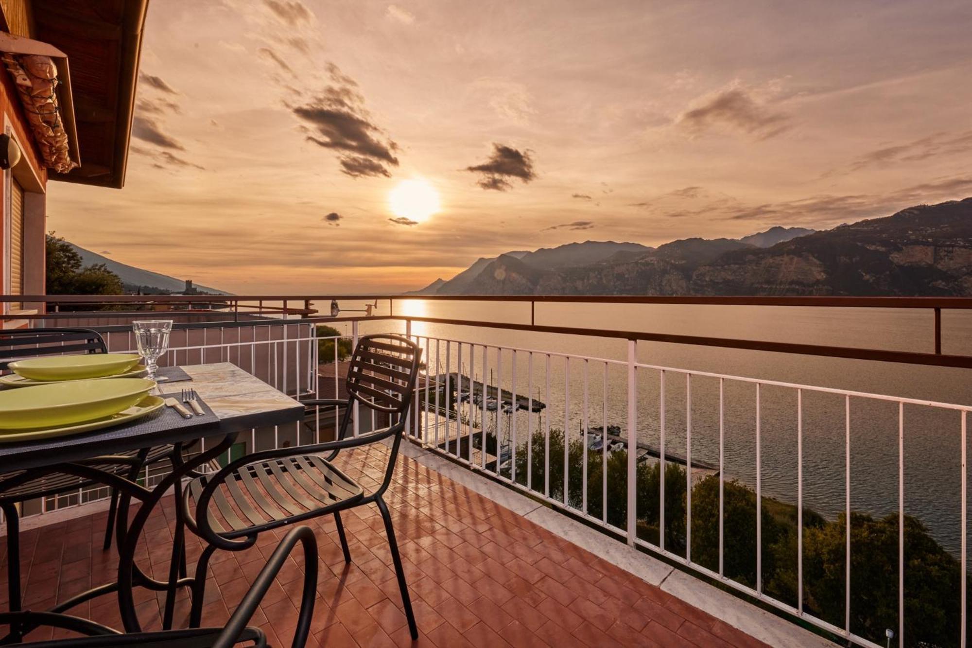 Lake View Luca Apartment Malcesine Kültér fotó